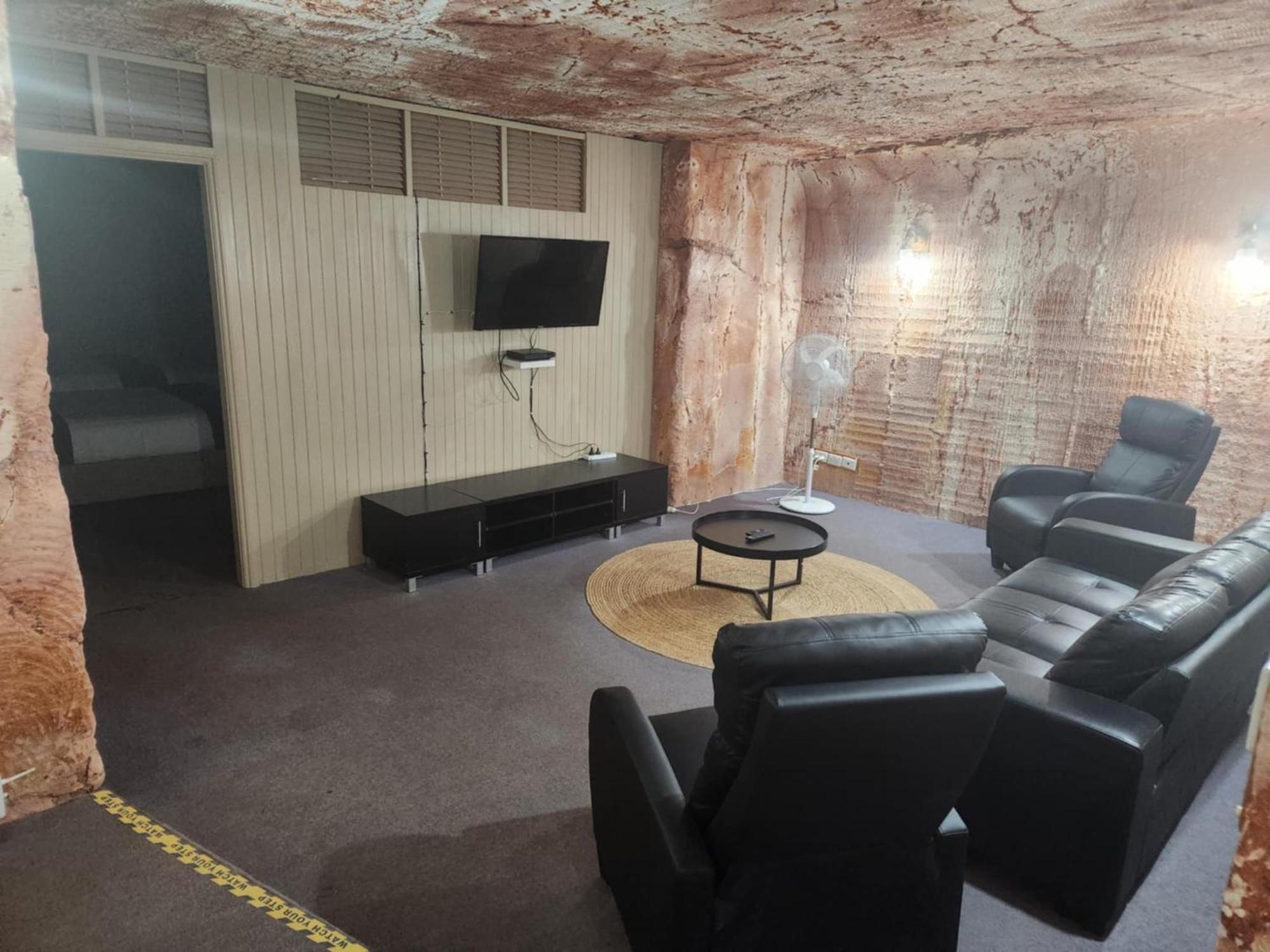 Coober Pedy Experience Motel Esterno foto